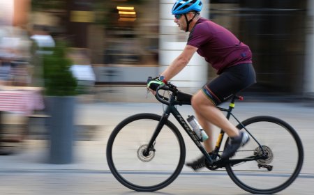 Versicherungs- und Helmpflicht für E-Bikes: Was ändert sich 2024?